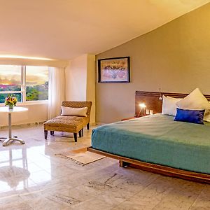 Junior Suite One King Bed